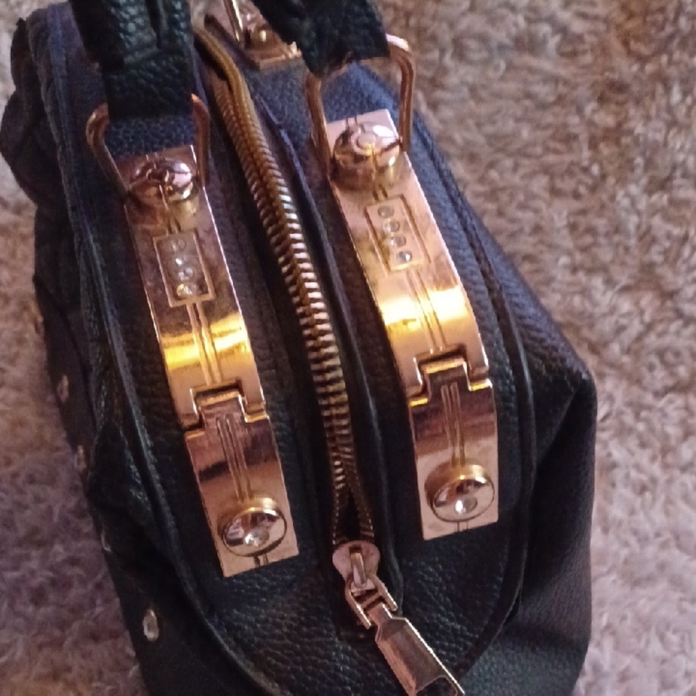 Everly Black Backpack With Structured Design - image 5